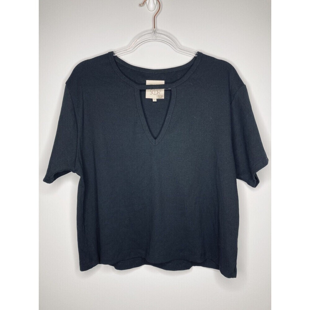 CHASER Top Women Size Large Black Short Sleeve Cropped Keyhole Neckline‎ NWT